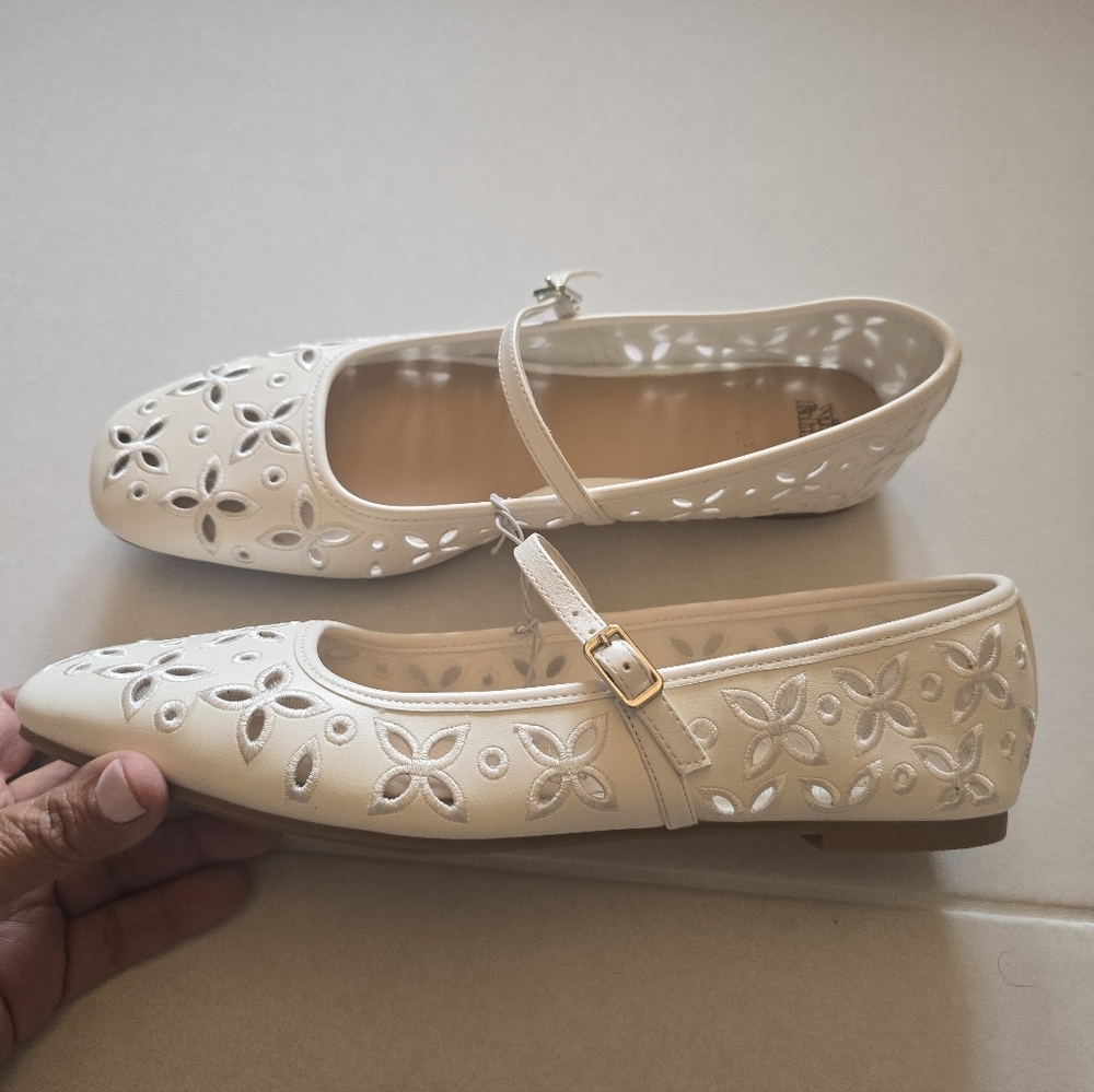 NWT Wild Fable Eyelet Off White Mary Jane Flats Size 9.5 - Picture 5 of 7